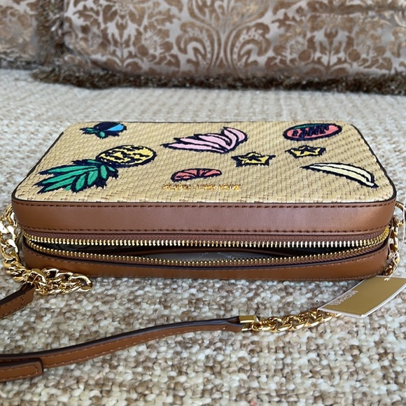 Michael Kors Island Escape Jet Set Item LG EW XBOD - Picture 9 of 16